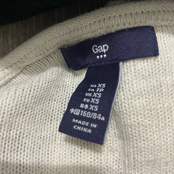 Gap sweaters - Picture 4 of 4